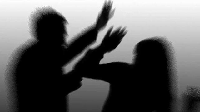Λάρισα: 53χρονη έπεσε θύμα άγριου ξυλοδαρμού από τον σύζυγό της